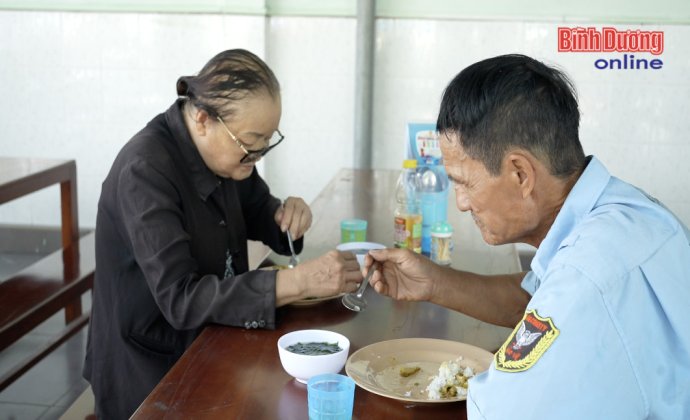 “Bữa ăn yêu thương” nhân lên điều tử tế trong cuộc sống