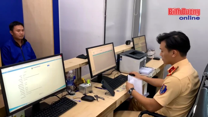 Bản tin Pháp luật và Đời sống (số 4-2025) -Tạo thuận lợi cho người dân cấp, đổi giấy phép lái xe