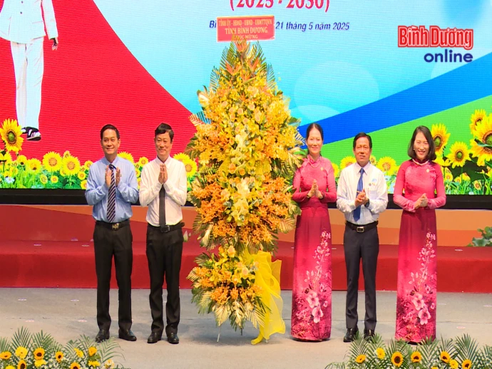 Tôn vinh những điển hình ngành giáo dục Bình Dương trong phong trào thi đua yêu nước