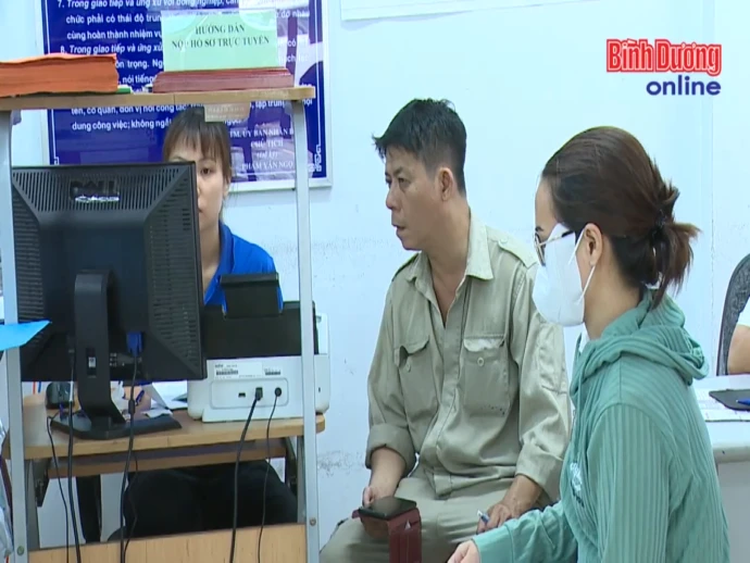 Các điểm tiếp nhận thủ tục hành chính TP.Dĩ An: Xây dựng nhiều cách làm hay hướng về nhân dân phục vụ