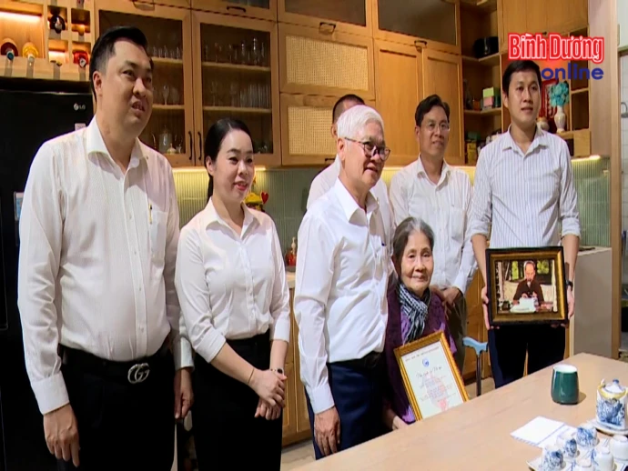 Bí thư Tỉnh ủy thăm, tri ân nguyên lãnh đạo các cơ quan báo chí của tỉnh