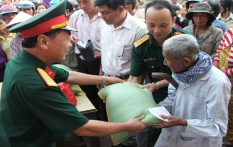 Mang xuân lên biên giới