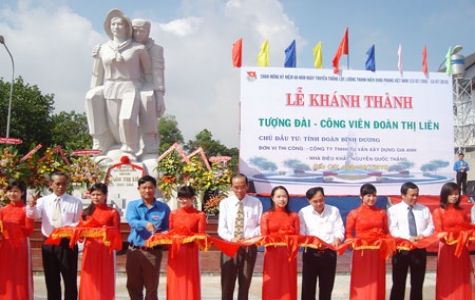 Khánh thành Tượng đài - công viên Đoàn Thị Liên