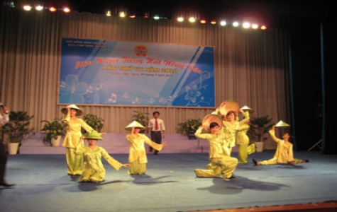 21 tiết mục văn nghệ tham gia Liên hoan “Tiếng hát nông dân” năm 2010