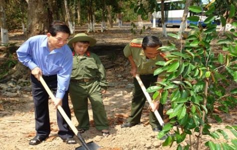 Công an Bình Dương khắc ghi lời Bác