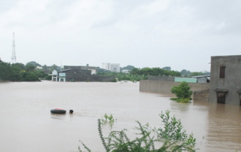 Đối phó với mưa lũ lớn ở Nam Trung bộ