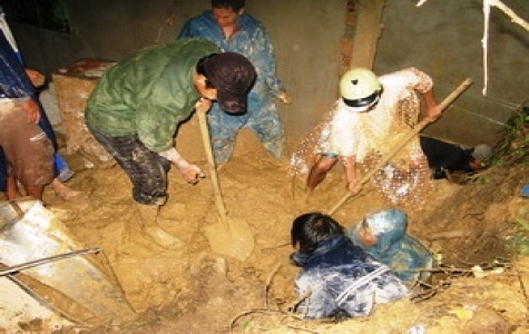 Lở đất tại Nha Trang khiến hai người thương vong