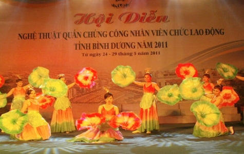 Khai mạc Hội diễn nghệ thuật quần chúng công nhân viên chức - lao động tỉnh Bình Dương năm 2011