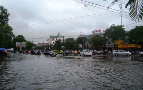 Lũ ở miền Trung đang lên