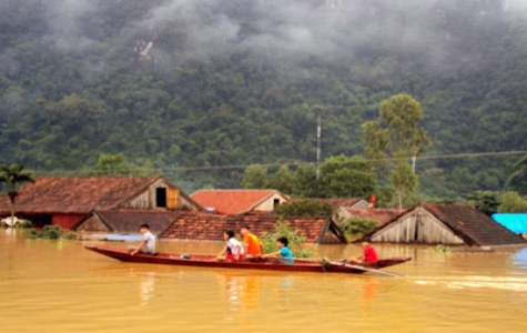 Siêu bão Nalgae di chuyển nhanh trên biển Đông