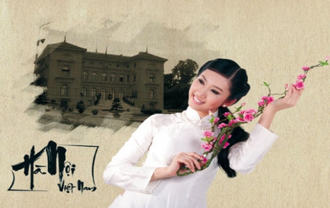 Thúy Ngân dự thi Nữ hoàng du lịch quốc tế 2011