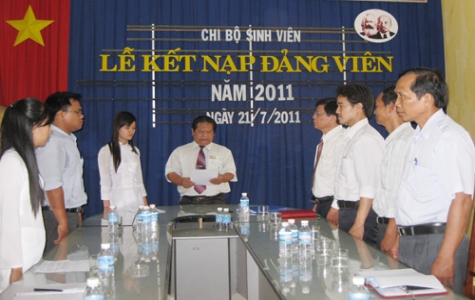 Cuộc vận động “Đoàn viên thanh niên phấn đấu trở thành đảng viên”: Ngày càng có nhiều đảng viên trẻ