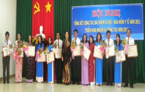 Năm 2011, toàn ngành BHXH tỉnh thu gần 5 ngàn tỷ đồng