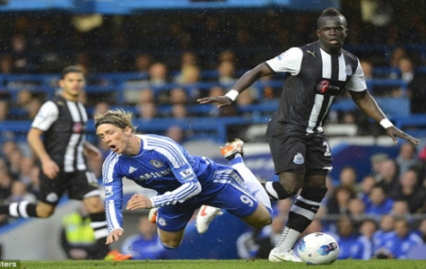 Chelsea trắng tay ngay tại Stamford Bridge