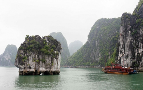 Khai thác du lịch vịnh Hạ Long: Bao giờ “gà đẻ trứng vàng”?