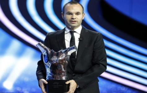 Andreas Iniesta đoạt danh hiệu Cầu thủ xuất sắc nhất châu Âu