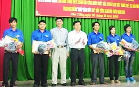 Hội LHTN Dầu Tiếng: Tuyên dương 22 gương thanh niên xuất sắc