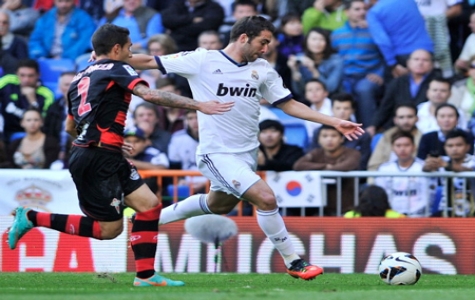 Higuain và C. Ronaldo ghi bàn, Real Madrid thắng dễ