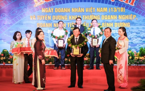 Giám đốc Công ty Cổ phần Tôn Đông Á Nguyễn Thanh Trung: Gia đình đã truyền cho tôi niềm tin để vượt khó