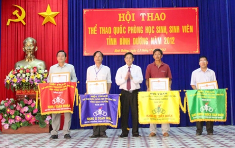 Bế mạc Hội thao thể thao quốc phòng học sinh, sinh viên tỉnh Bình Dương năm 2012