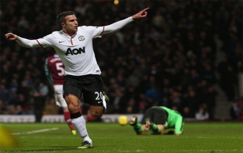 Van Persie ghi bàn, MU thoát trận thua “muối mặt” trước West Ham