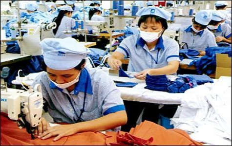 ILO: Phụ nữ ngày càng thu nhập ít hơn nam giới