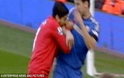 Suarez bị treo giò 10 trận vì cú “cẩu xực”