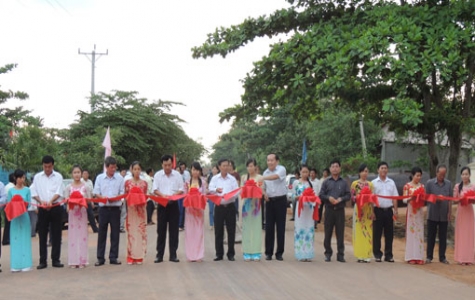 Khánh thành tuyến đường nhựa huyết mạch ở Cù lao Thạnh Hội