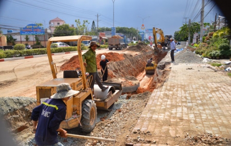 Giám đốc công trường xây dựng hệ thống thu gom, xử lý nước thải Nam Bình Dương Nguyễn Đình Dũng: “Bảo đảm thi công đúng chất lượng và yêu cầu thiết kế...”