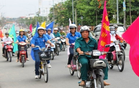 Ra quân tuyên truyền về trật tự an toàn giao thông