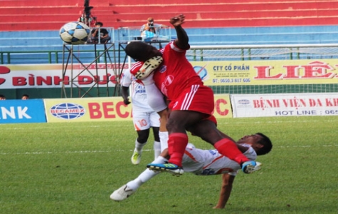 Vòng 13 V-League 2013, B.Bình Dương - Sài Gòn Xuân Thành: B.Bình Dương phải thắng!