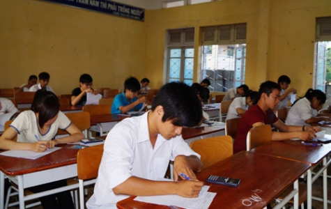 Ngày đầu tiên tuyển sinh đại học tại Bình Dương: 1 trường hợp bị đình chỉ thi