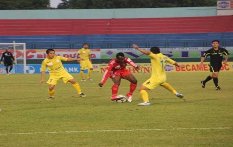 Vòng 18 V-LEAGUE B.Bình Dương-Sông Lam Nghệ An: B.Bình Dương phải thắng!