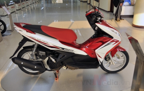 Honda Air Blade giảm giá 2,5 triệu đồng