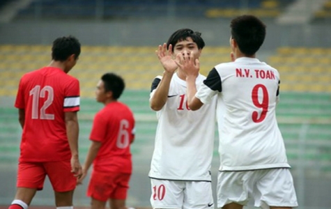 Thắng Hong Kong 5-1, U19 VN tạm chiếm ngôi đầu