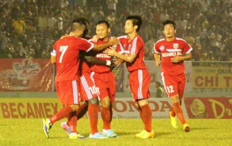 Kết quả Bảng A, BTV Number One Cup 2013, B.BD-ĐTLA 4-1: B.BD sớm vào bán kết