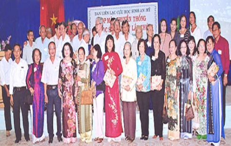 Cựu học sinh Trung học An Mỹ: Cầu nối cho học sinh nghèo hiếu học