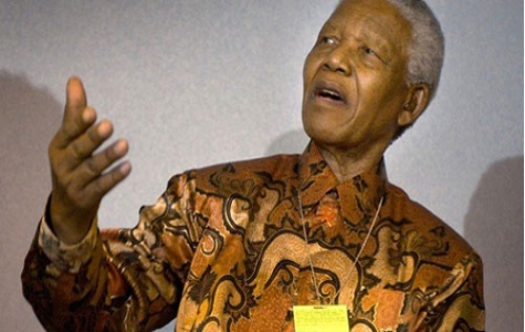 Cựu Tổng thống Nam Phi Nelson Mandela qua đời ở tuổi 95