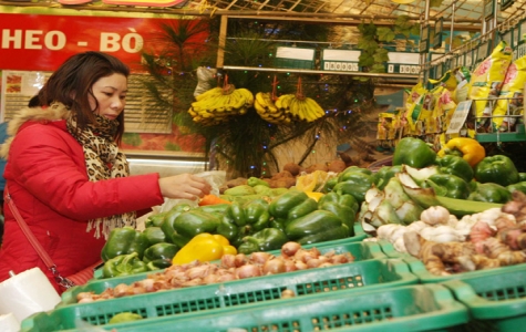 Đảm bảo hàng bình ổn giá đến tay người thu nhập thấp