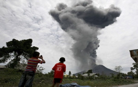 Indonesia: Núi lửa Sinabung phun cột tro cao 7.000 mét