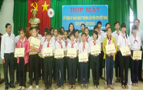 Hội Chữ thập đỏ Phú Giáo: Năm 2013, dành hơn 8,1 tỷ đồng cho hoạt động xã hội từ thiện