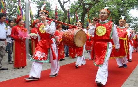 Dâng hương tưởng niệm các Vua Hùng dịp Xuân mới