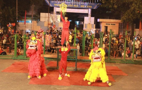 Liên hoan nghệ thuật Lân sư rồng tỉnh Bình Dương năm 2014