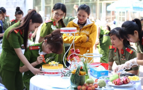 Hội thi phụ nữ khéo tay