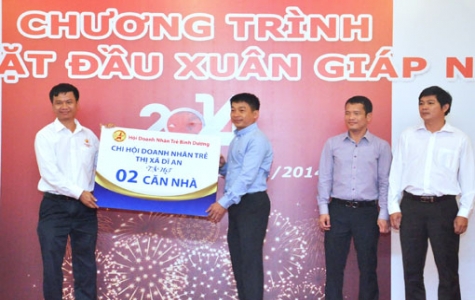 Hội Doanh nhân trẻ Bình Dương: Năm 2014, vận động xây tặng 12 căn nhà nhân ái