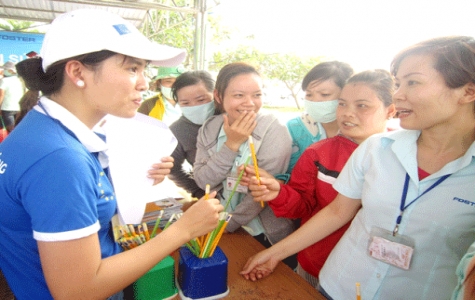 Hàng ngàn công nhân tham dự chương trình ngày hội phụ nữ