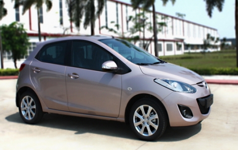 Mazda2 S có màu hồng phấn mới