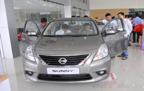 Nissan Sunny bất ngờ giảm giá tới 80 triệu