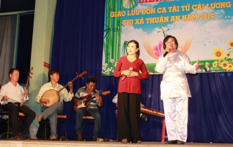 Giao lưu đờn ca tài tử - Cải lương thị xã Thuận An năm 2014