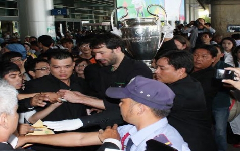 Cựu danh thủ Van Nistelrooy: V-League nên mời nhiều ngôi sao đến thi đấu